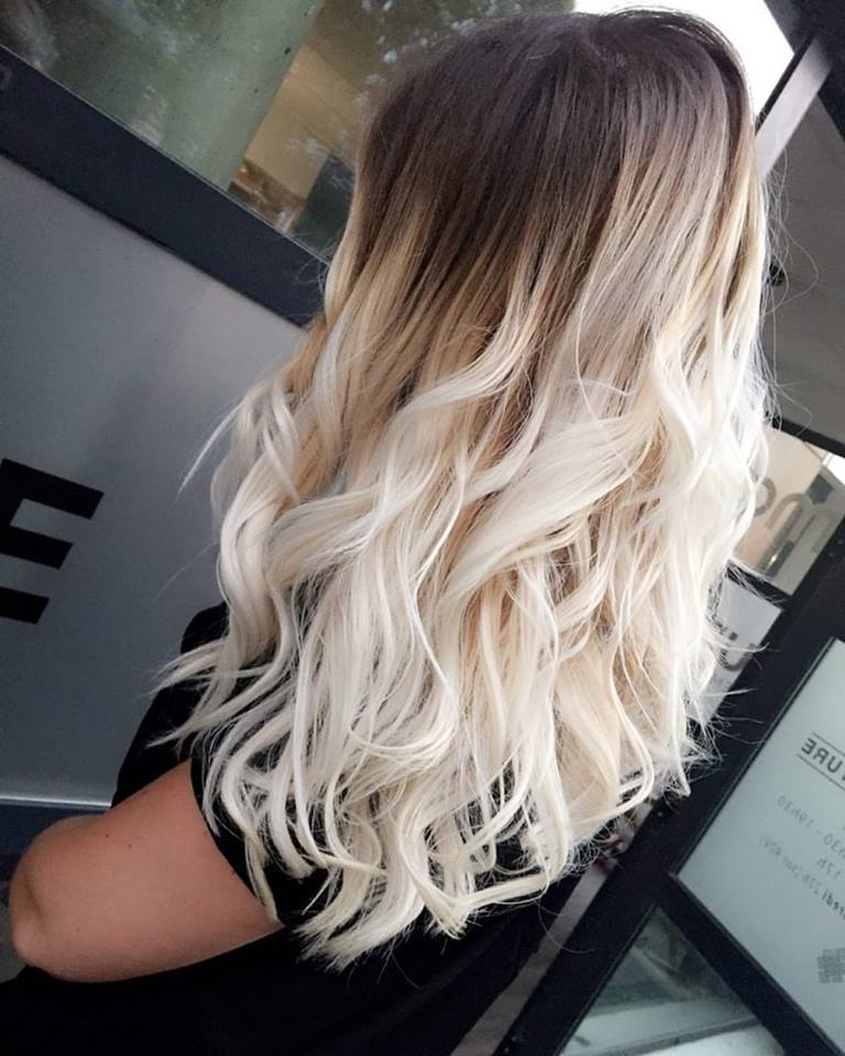 Ombre platine, Kaärma, Centre de beauté globale. salon de coiffure, onglerie et institut de beauté.